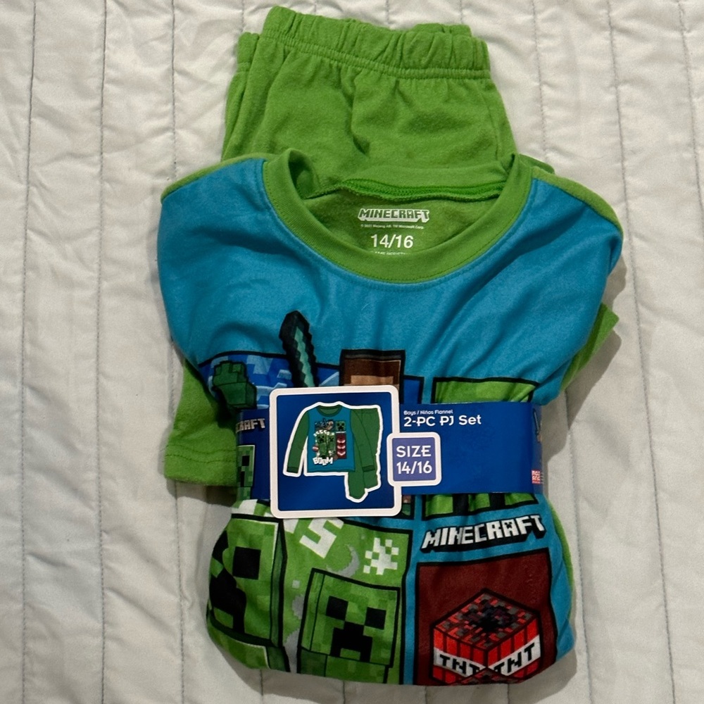 NWT - Minecraft 2 Piece Long Sleeve/Pants Pajamas - 14/16